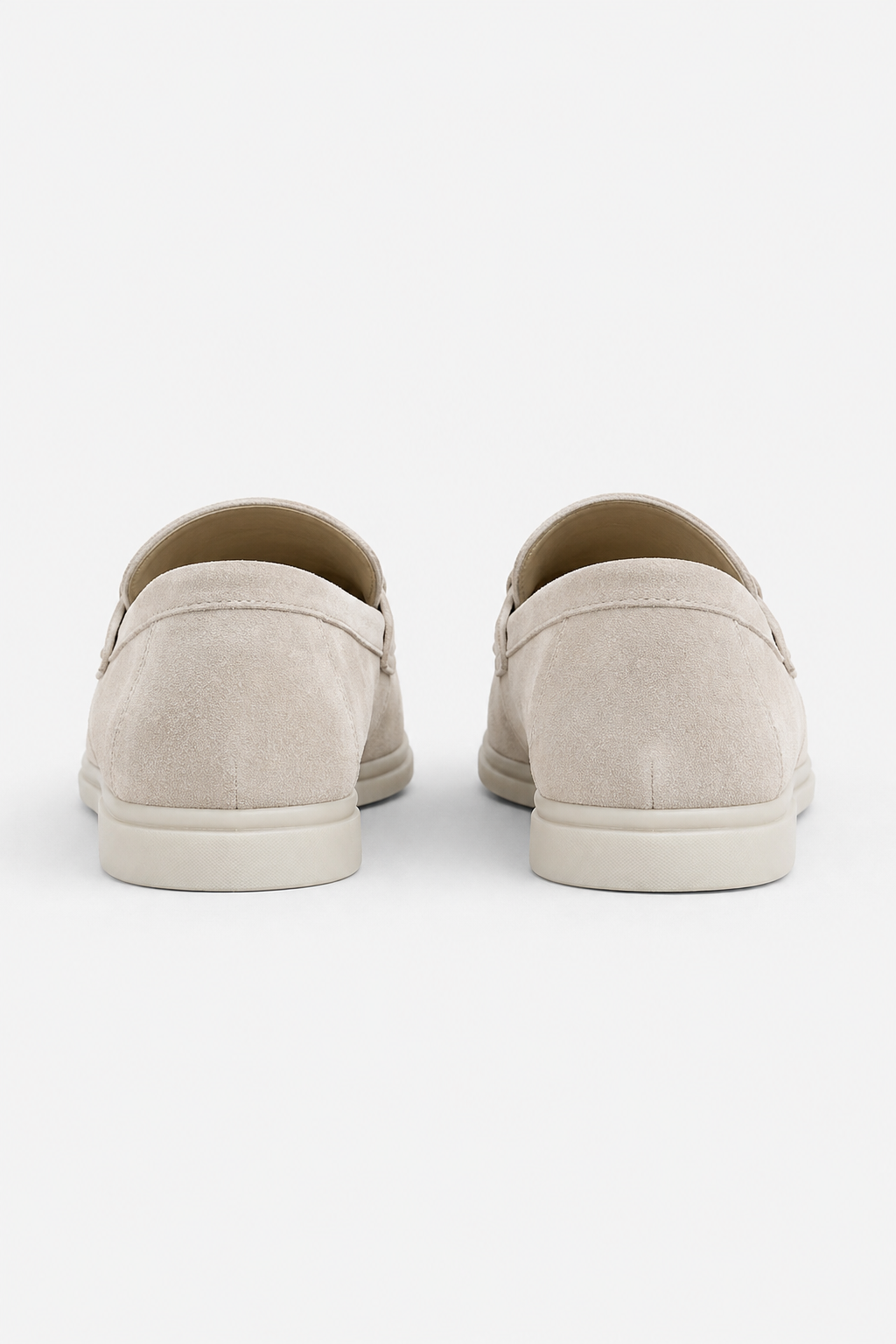 Mocassini Scamosciati con Ciondolo Donna